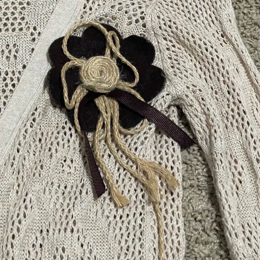 Duster Cardigan Sweater Womens Small Cream Floral Crochet Flower Brooch Pinned